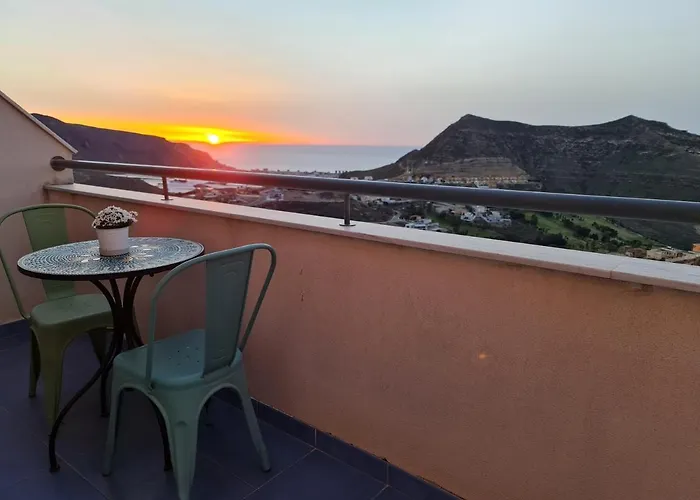 Sybarix Apartment: Precioso Apartamento Con Vistas Al Golf Y El Mar