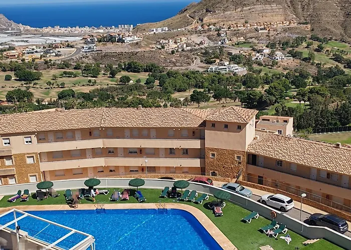 Sybarix Apartment: Precioso Apartamento Con Vistas Al Golf Y El Mar