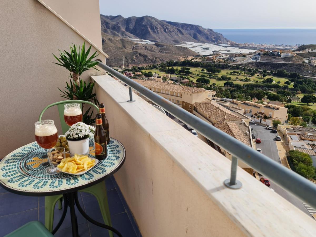 Sybarix Apartment: Precioso Con Vistas Al Golf Y El Mar * La Envia