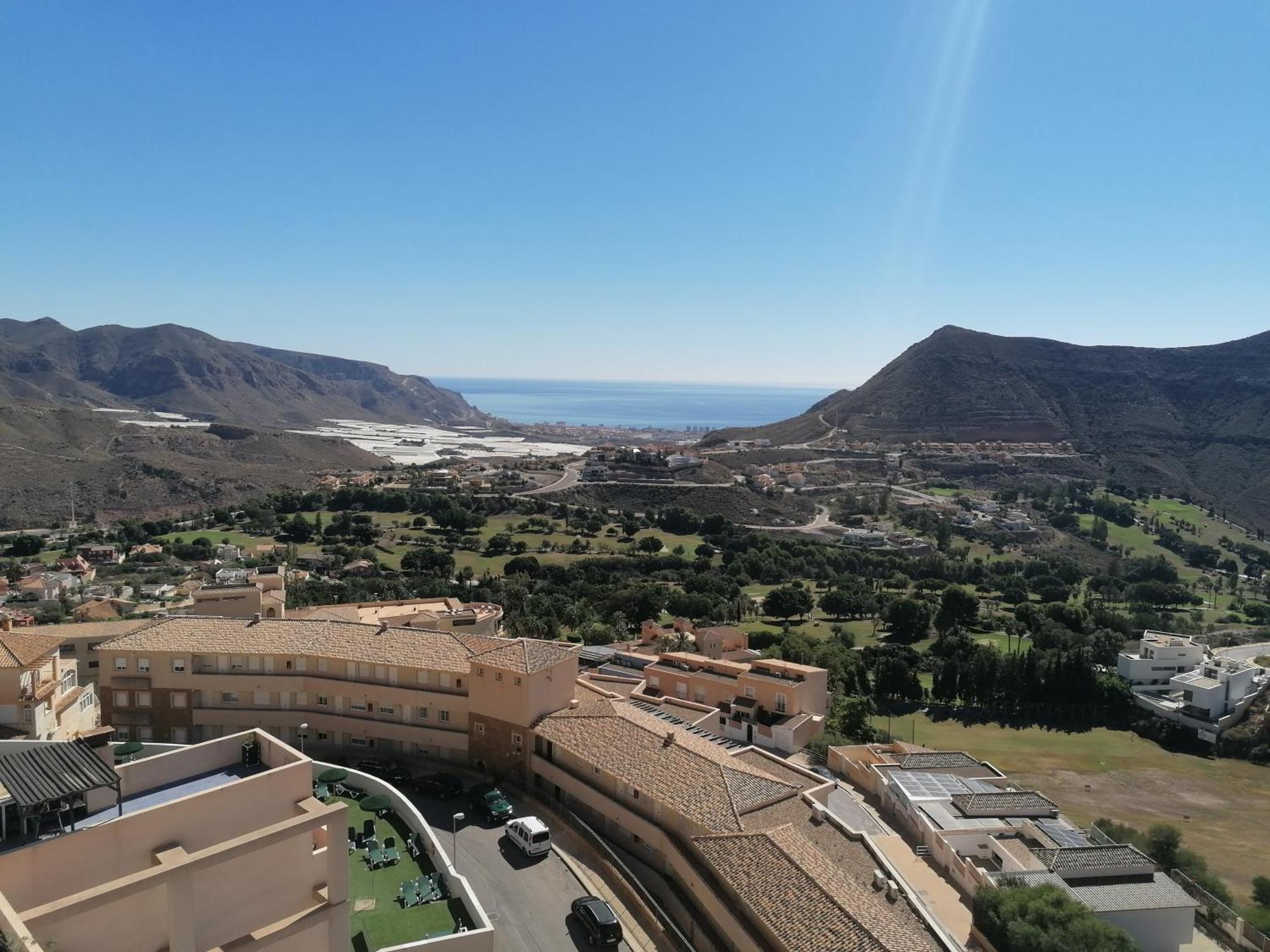 Sybarix Apartment: Precioso Con Vistas Al Golf Y El Mar * La Envia